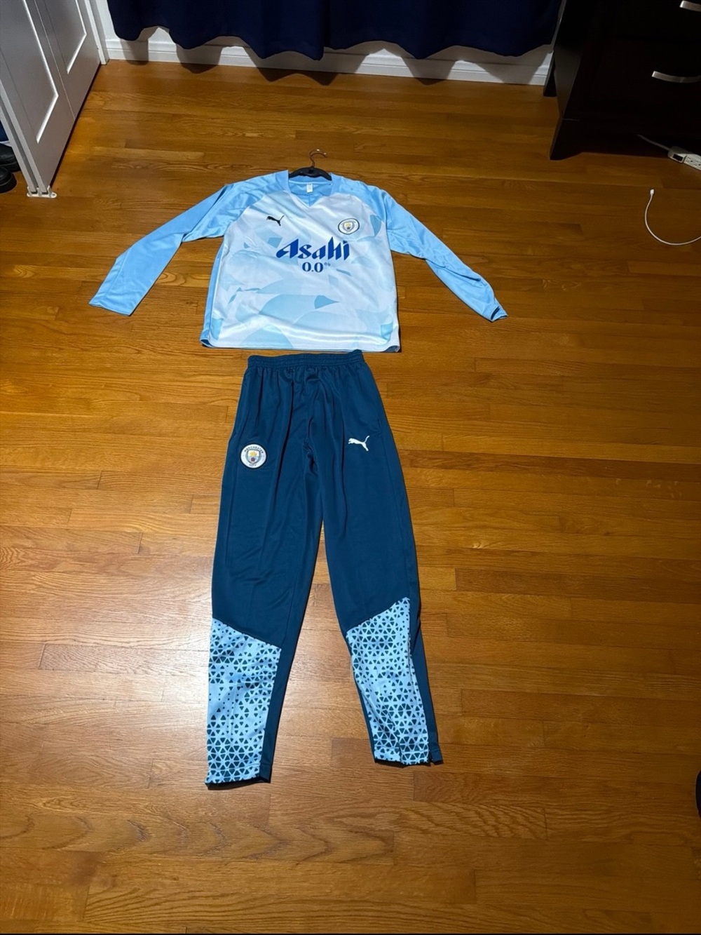 Manchester City Puma Light Blue and Navy Football Training Set